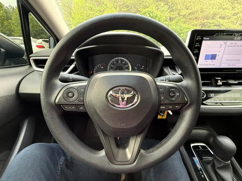 Used 2021 Toyota Corolla LE image 16