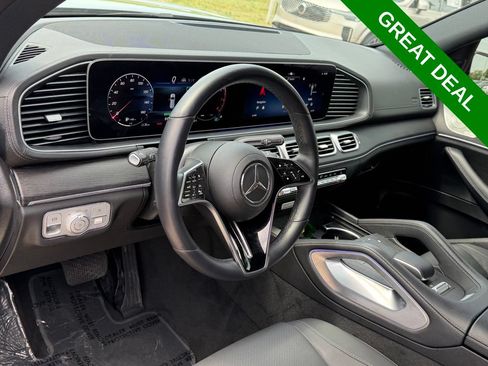 Used 2025 Mercedes-Benz GLS 450 4MATIC image 16