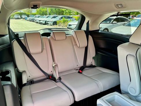 New 2026 Honda Odyssey Touring image 11