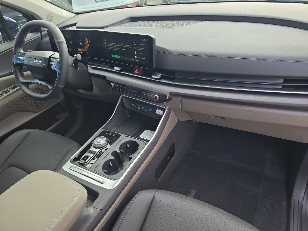 New 2027 Kia Carnival EX FWD image 12