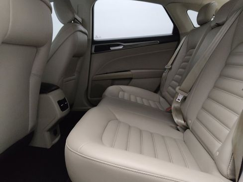 Used 2020 Ford Fusion SEL FWD image 18