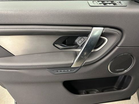 Used 2025 Land Rover Discovery Sport Dynamic SE image 18