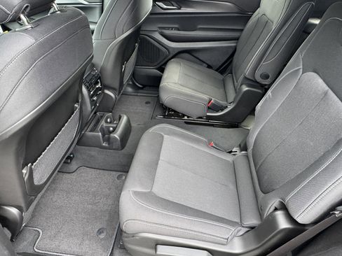 Used 2025 Jeep Grand Cherokee L Laredo RWD image 22