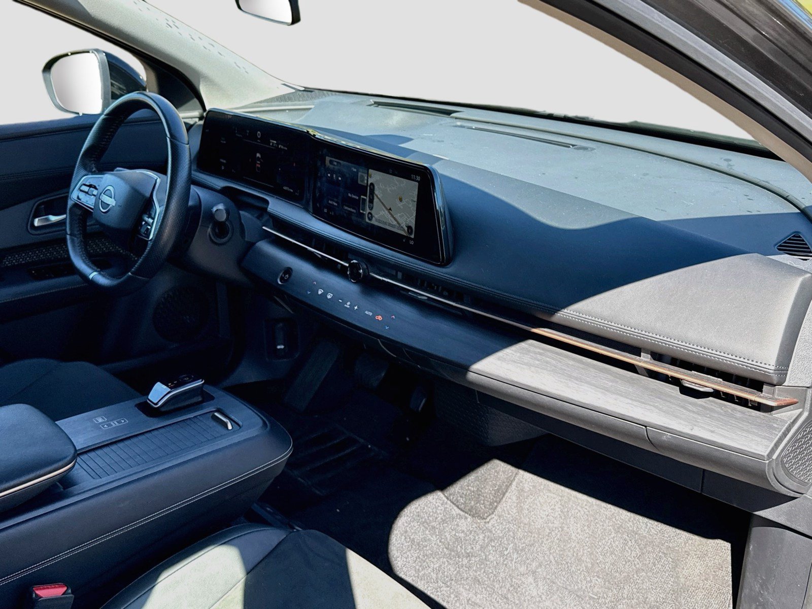 Used 2023 Nissan Ariya FWD image 28