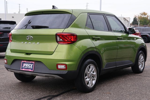 Used 2022 Hyundai Venue SE w/ Cargo Package FWD image 5