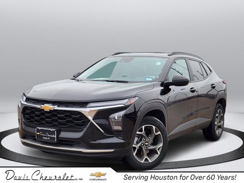 Used 2024 Chevrolet Trax LT image 1