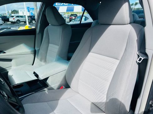 Used 2017 Toyota Camry LE image 16