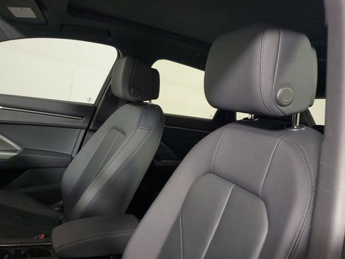 Used 2024 Audi Q3 2.0T Premium w/ Convenience Package image 23