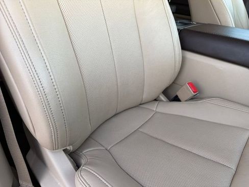 Used 2020 Ford F150 Lariat image 6