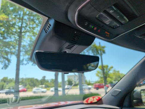 Used 2024 Chevrolet Traverse RS FWD image 27