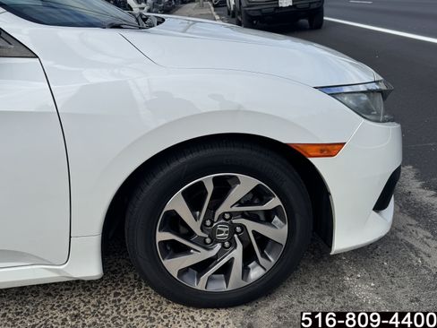 Used 2018 Honda Civic EX image 9