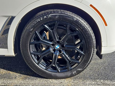 Used 2020 BMW X7 xDrive40i w/ Executive Package image 8