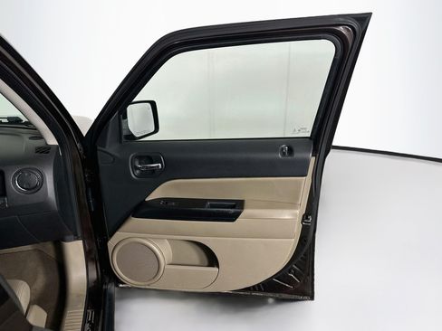 Used 2014 Jeep Patriot Sport w/ Power Value Group FWD image 27