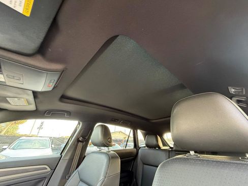 Used 2020 Volkswagen Atlas Cross Sport SE w/ Panoramic Sunroof Package image 24