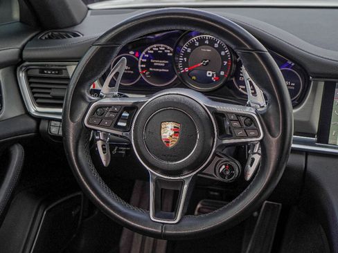 Used 2018 Porsche Panamera 4S image 28