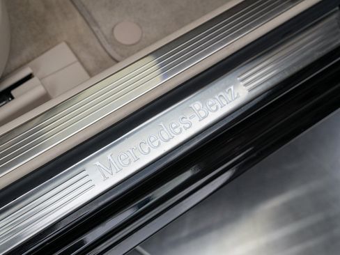 Used 2015 Mercedes-Benz S 550 Sedan image 23