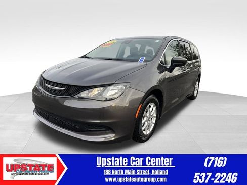 Used 2023 Chrysler Voyager LX image 1