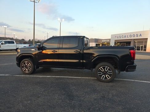 Used 2024 GMC Sierra 1500 AT4 w/ Technology Package image 6