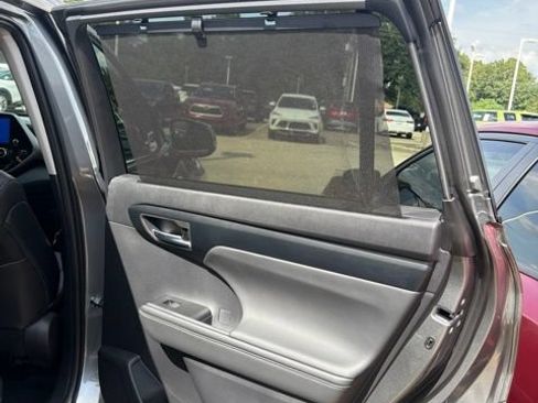 Used 2026 Toyota Highlander XLE AWD/4WD image 19
