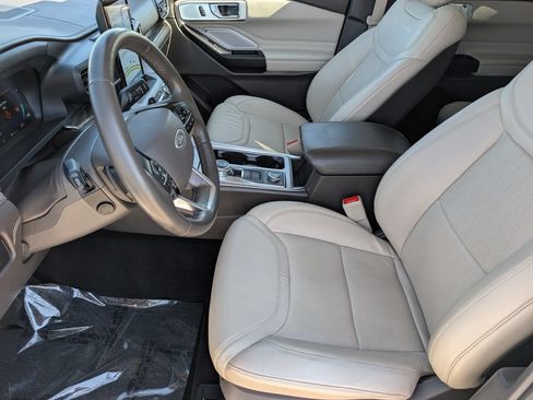 Used 2020 Ford Explorer Platinum w/ Premium Technology Package AWD/4WD image 14