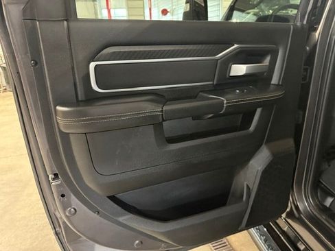 Certified 2025 RAM 2500 Big Horn AWD/4WD image 38