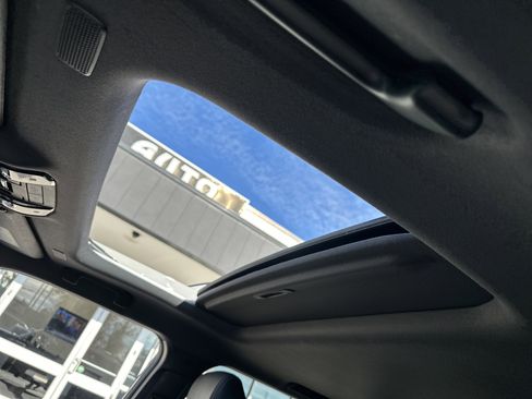 Used 2024 Toyota Land Cruiser image 11