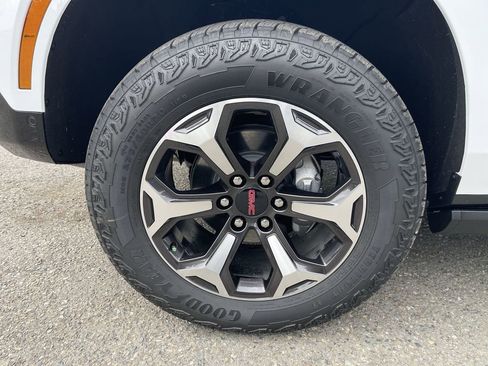 New 2026 GMC Yukon XL AT4 Ultimate AWD/4WD image 34