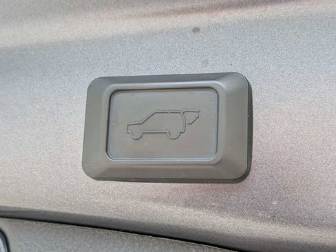 Used 2024 Toyota RAV4 XLE FWD image 15