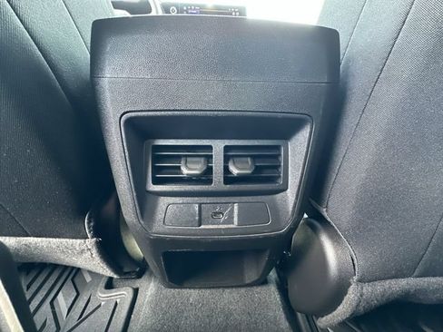 Used 2024 Chevrolet Colorado LT RWD image 20