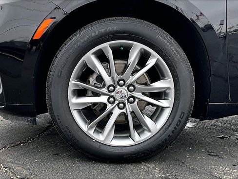 Used 2024 Buick Enclave Avenir w/ Avenir Technology Package image 9