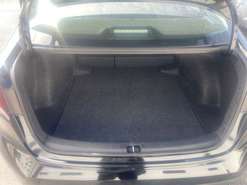 Used 2025 Toyota Corolla LE image 31