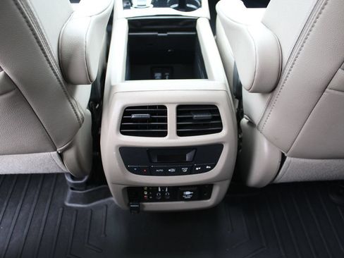 Used 2016 Honda Pilot Touring image 28