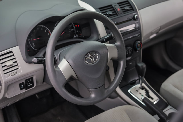 Used 2010 Toyota Corolla LE FWD image 21