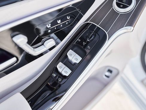 Used 2025 Mercedes-Benz Maybach S 680 4MATIC image 34