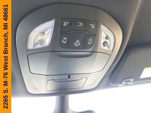 New 2027 Chrysler Pacifica Select AWD/4WD image 32