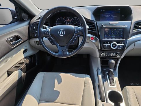 Used 2018 Acura ILX FWD image 3