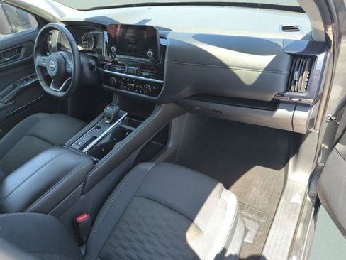 Certified 2024 Nissan Pathfinder SV w/ SV Premium Package FWD image 19