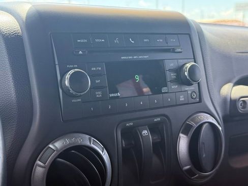 Used 2013 Jeep Wrangler Sport AWD/4WD image 13