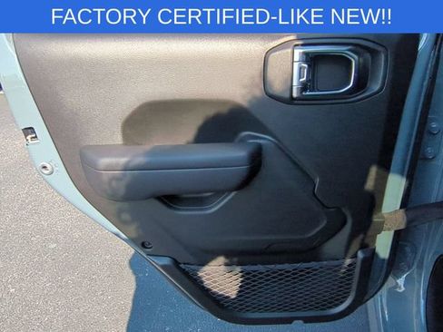 Certified 2025 Jeep Gladiator Rubicon w/ Convenience Group AWD/4WD image 25