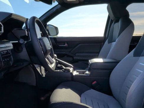 Certified 2025 Toyota Tacoma TRD Off-Road image 12