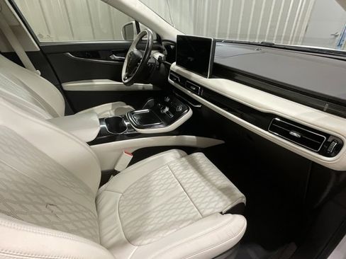 Used 2021 Lincoln Nautilus Black Label w/ Class II Trailer Tow Package image 14