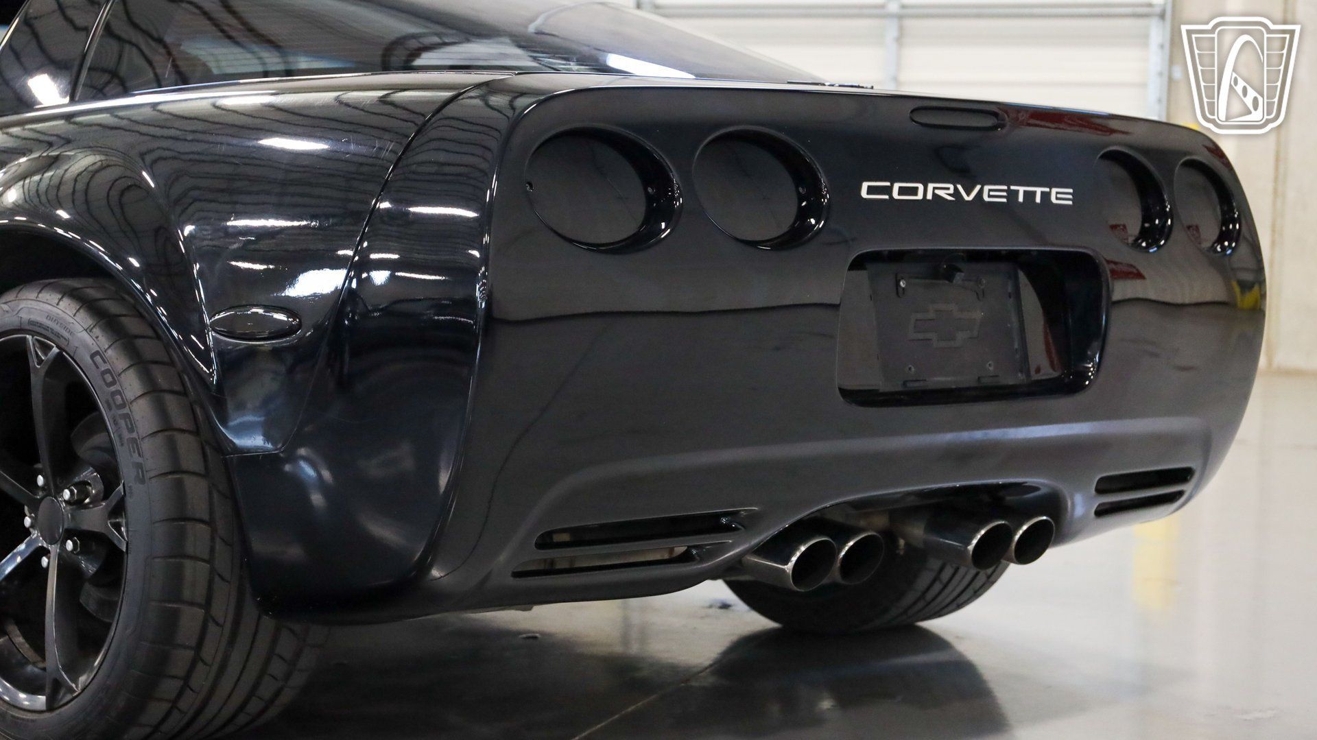 Used 1999 Chevrolet Corvette Coupe w/ Roof Pkg RWD image 10