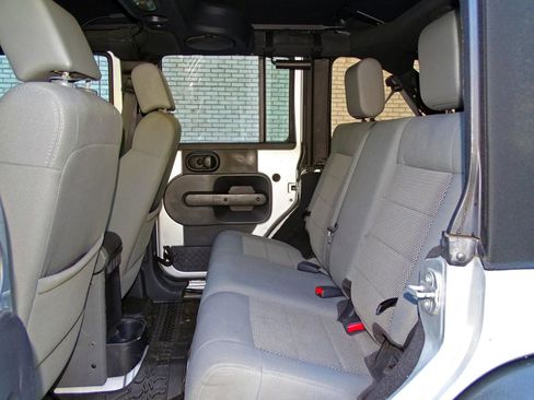 Used 2008 Jeep Wrangler Unlimited Rubicon w/ Dual Top Group image 13