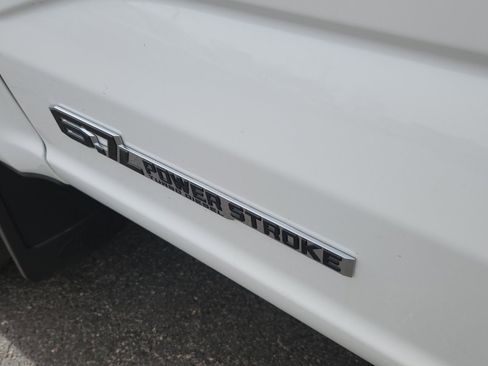 New 2025 Ford F350 Platinum w/ FX4 Off-Road Package image 19