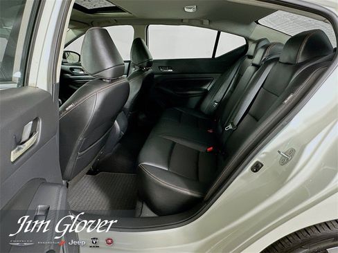 Used 2021 Nissan Altima 2.5 SR w/ SR Premium Package image 16