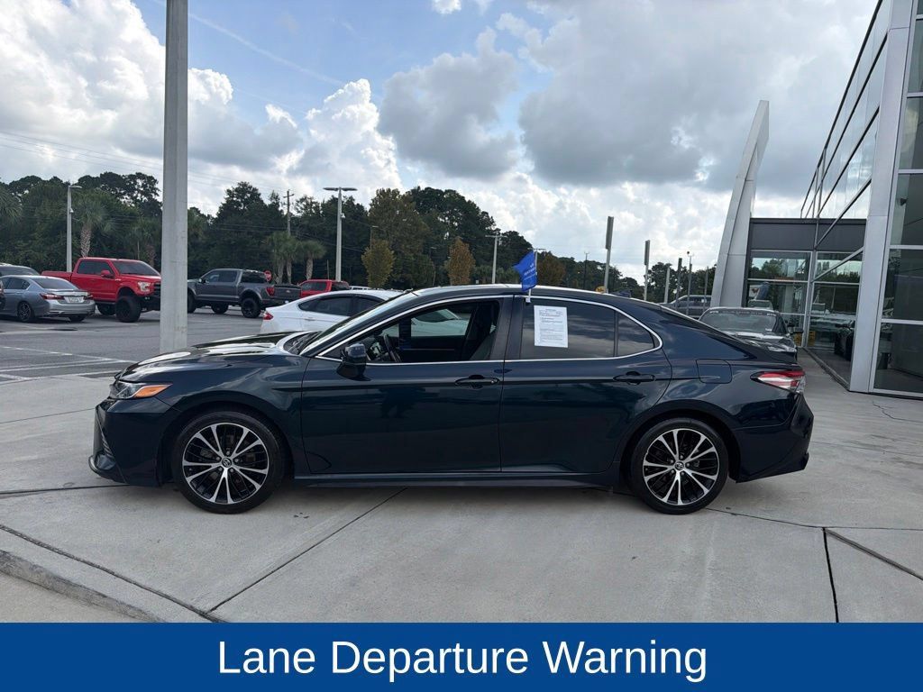 Used 2019 Toyota Camry SE w/ Carpet Mat Package FWD image 5