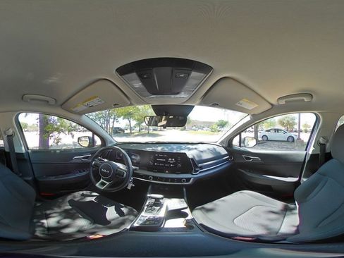 Used 2025 Kia Sportage LX image 42