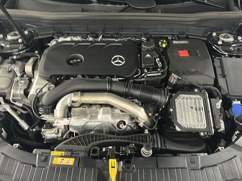 Certified 2025 Mercedes-Benz GLB 250 image 34