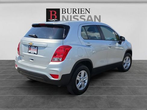 Used 2017 Chevrolet Trax LS AWD/4WD image 5