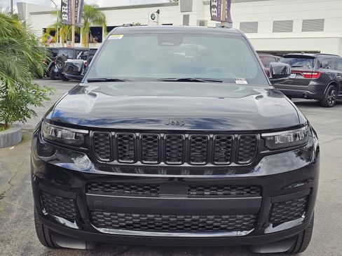 New 2025 Jeep Grand Cherokee L Altitude image 2